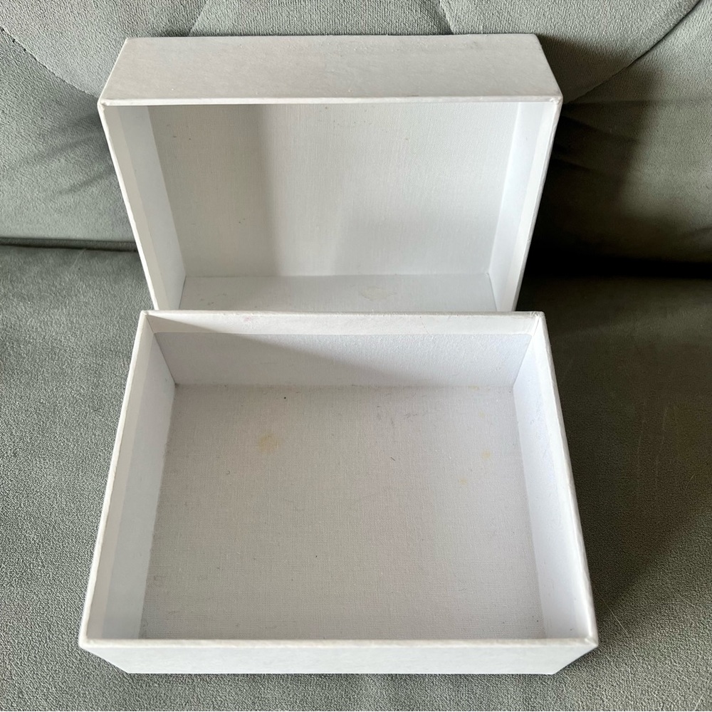 CHLOE Goods Box 6.5x5.10x2.40 inches - Picture 2 of 3